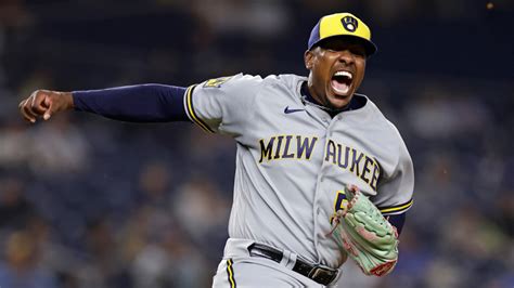 Brewers rally to overcome Domínguez’s fourth homer, drop Yankees below .500 with 8-2 win